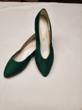 Vintage Special Occasions Saugus Shoe Emerald Green Satin Pointed Toe Flats 10B